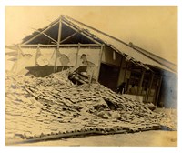 〈1935年新竹、臺中地震- 清水公學校木造教室損害狀況〉照片藏品圖，第1張